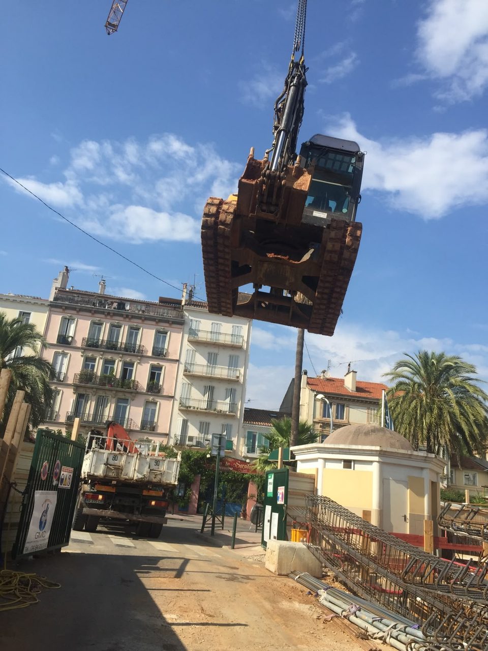 Chantier de terrassement à Fréjus, Est varois et Estérel
